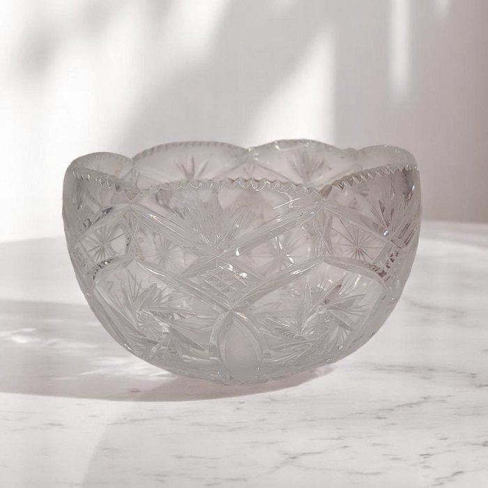 Large 8" Hand-Cut Crystal Glass Fruit Bowl Pinwheel Pattern