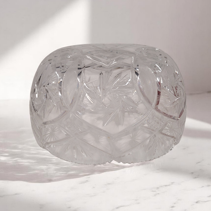 Large 8" Hand-Cut Crystal Glass Fruit Bowl Pinwheel Pattern