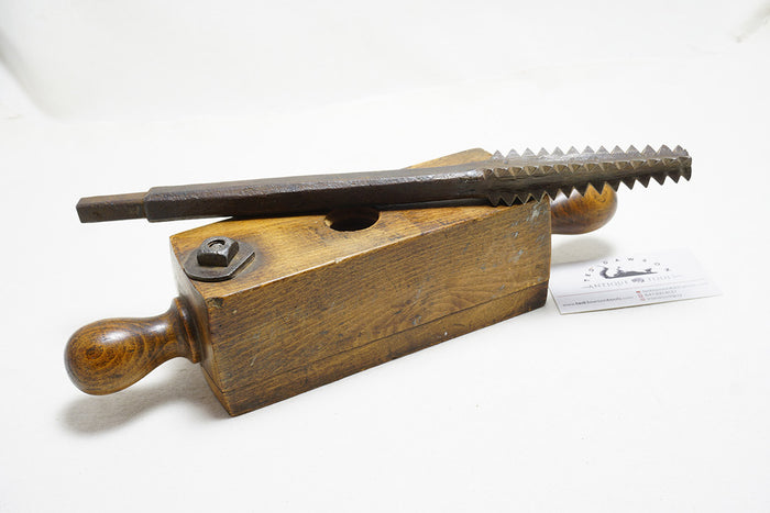 LARGE TAP & DIE WOOD SCREW BOX - 1 1/8"