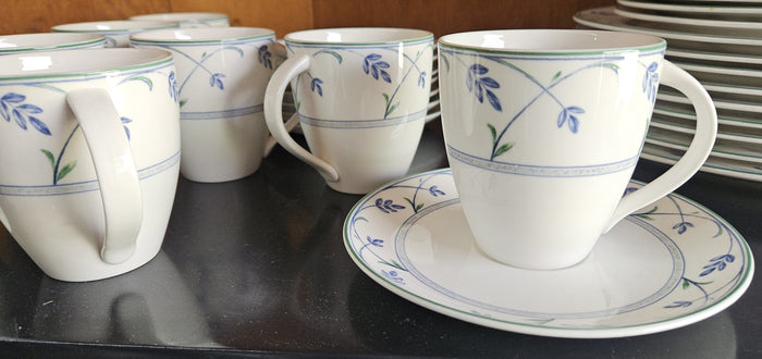Mikasa 45 Piece Carriage House HK154 Blue And Green Floral Dinnerware Dishes Lot