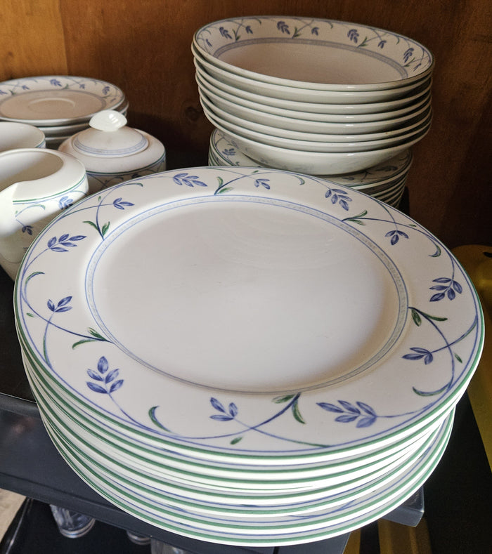 Mikasa 45 Piece Carriage House HK154 Blue And Green Floral Dinnerware Dishes Lot