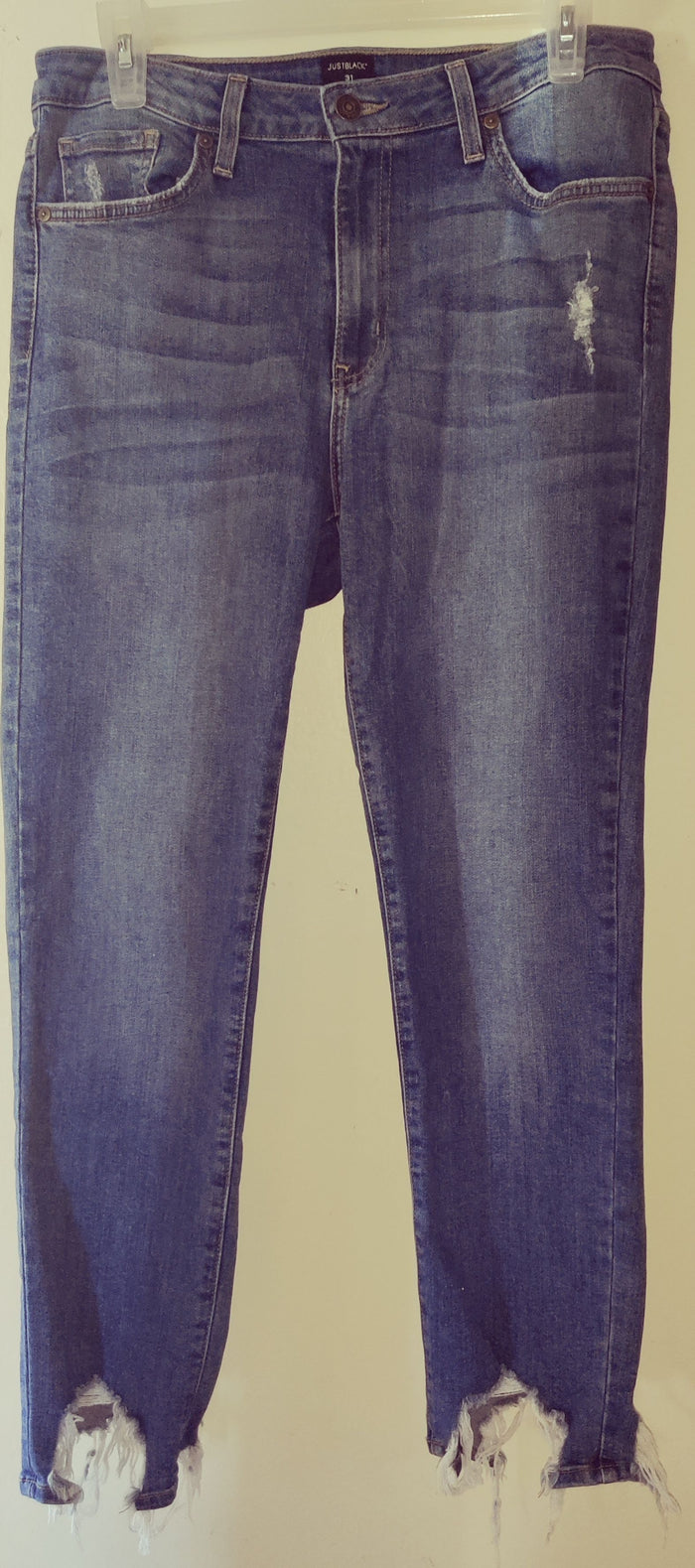 Size 31 Euro 12 US JUST BLACK Distressed Blue Denim Capri Jeans Frayed Hem Casual