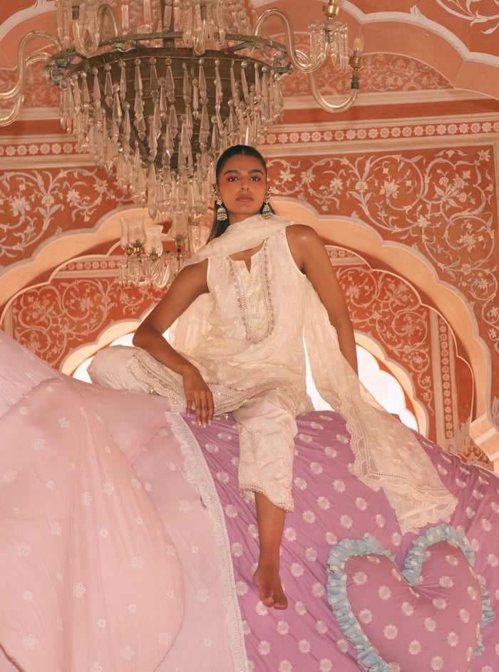 Taveli Organza Off-White Kurta Set