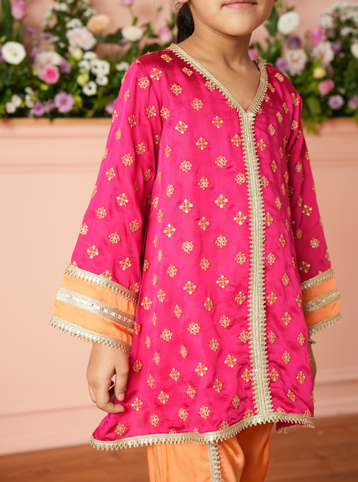 Tazmin Bemberg Satin Fuschia Kurta Set